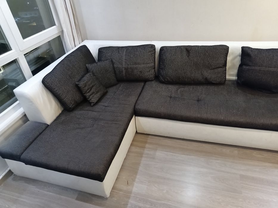 Подарявам ъглов диван и 2 детски креватчета