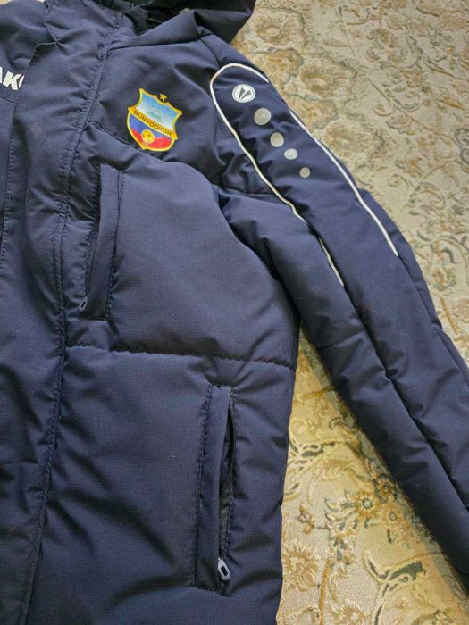 Продается футбольн спорт куртка на мальчика "Бунедкор" 42 размер.Новая