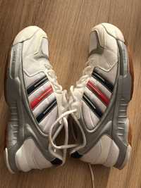 Vand pantofi sport noi,marca Adidas -marimea 40