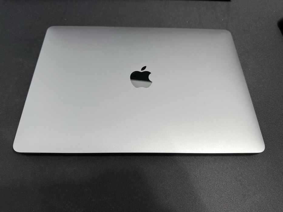 MacBook Air M1 16GB RAM / 512GB SSD