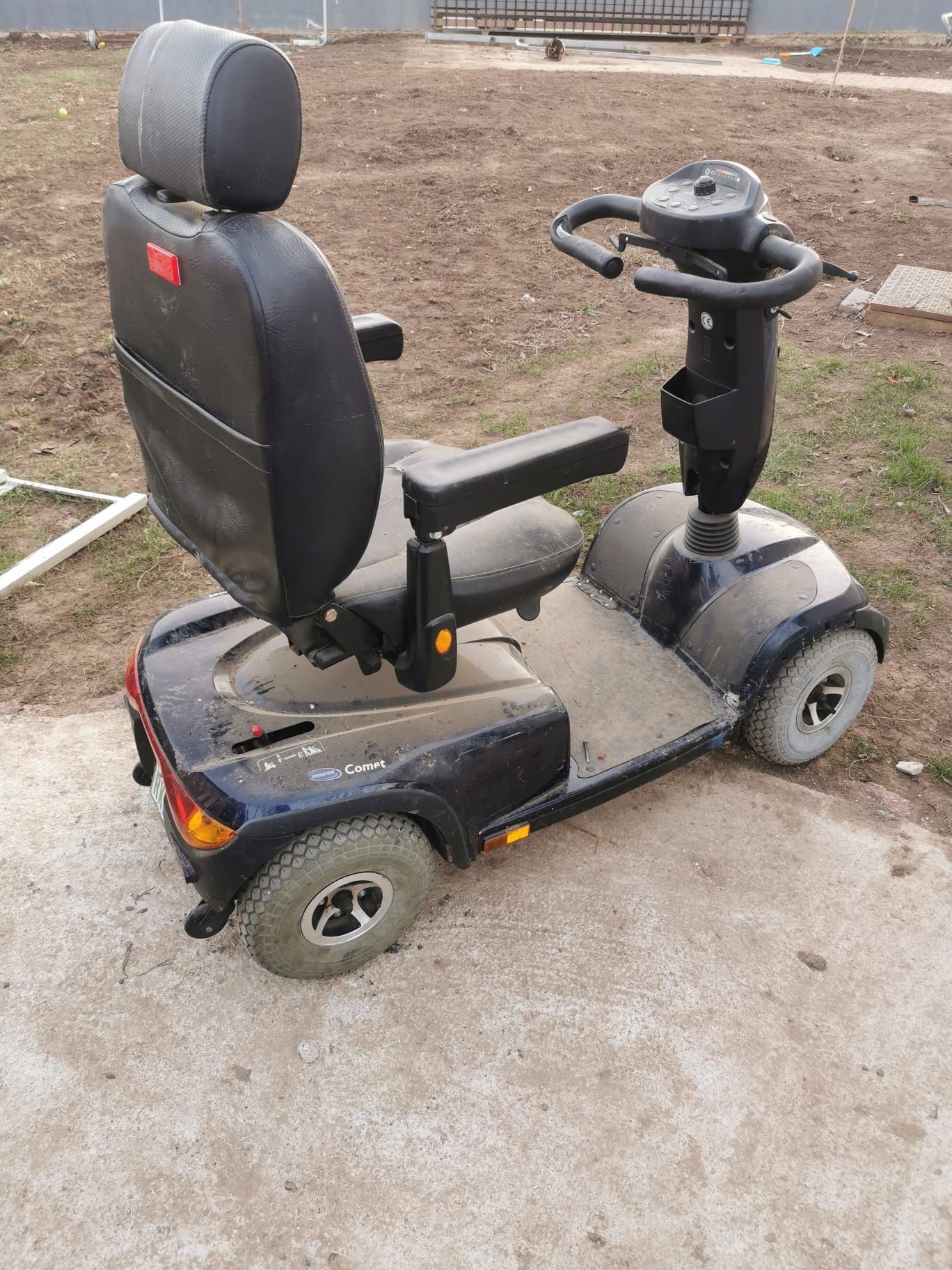 Cărucior electric invacare comet defect