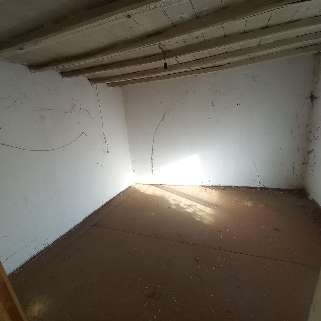 Продава се Къща в с. Слатина, Област Ловеч - 120 кв.м за 60 €/кв.м - Снимка #2