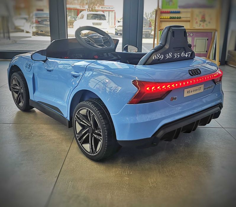 НОВО!Акумулаторна кола AUDI E-TRON с 12V,кожена седалка,EVA гуми,BT