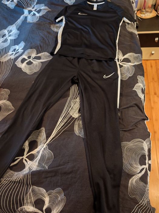 Спортен екип на Nike