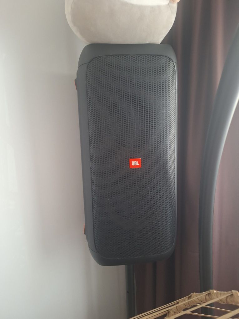 2 Boxe Jbl partybox 310 cu suport