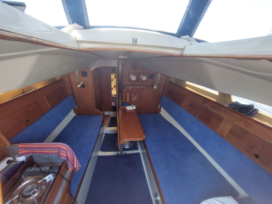 Vând velier Maxi 84