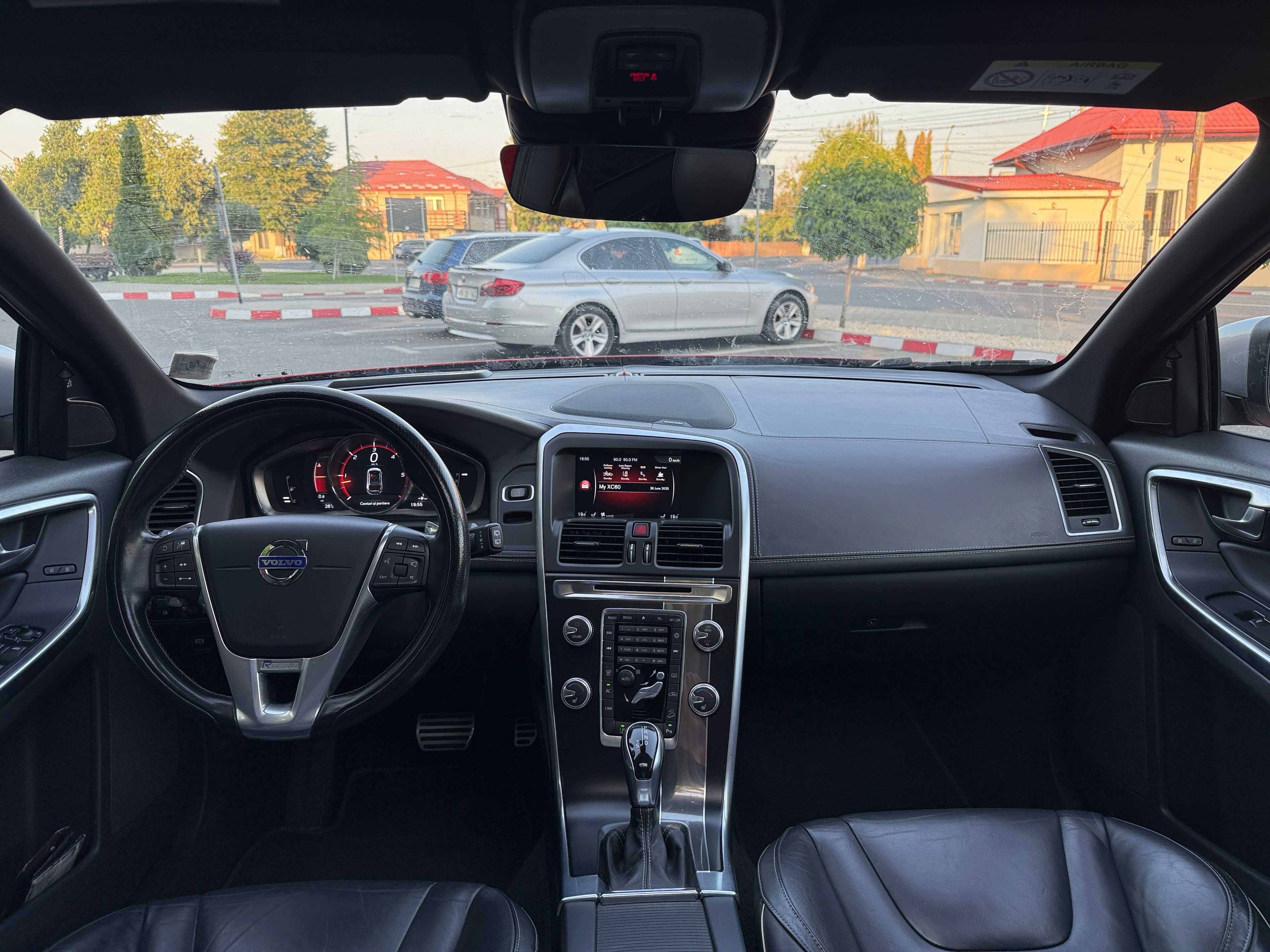Volvo XC60 2016 2,4D D5  R-Design Full Option