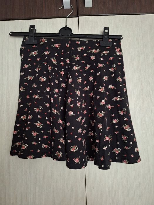 Fustă scurtă înflorată