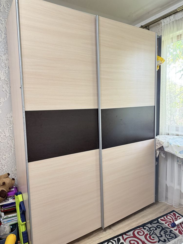 Продам срочно шкаф с диваном