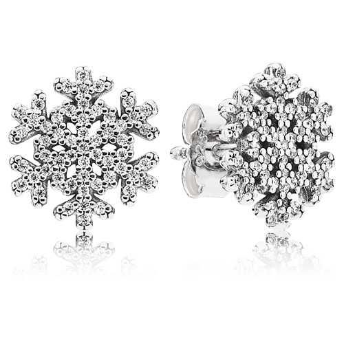 Cercei PANDORA "Fulgi de zapada stralucitori", noi, pret excelent!