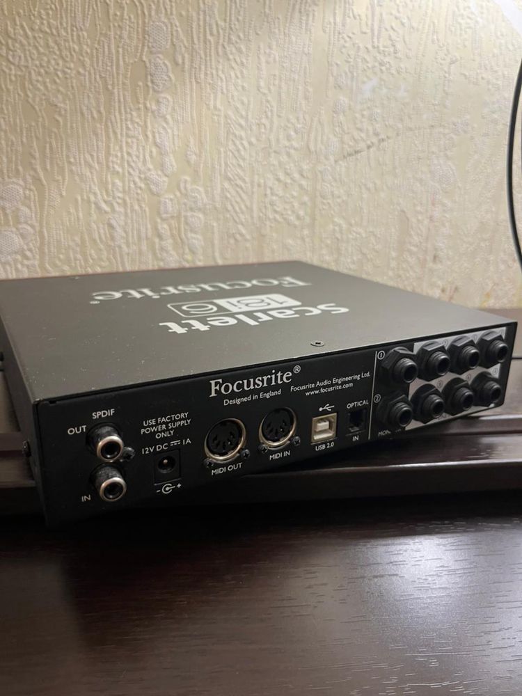 Внешняя звуковая карта Focusrite Scarlett 18i6