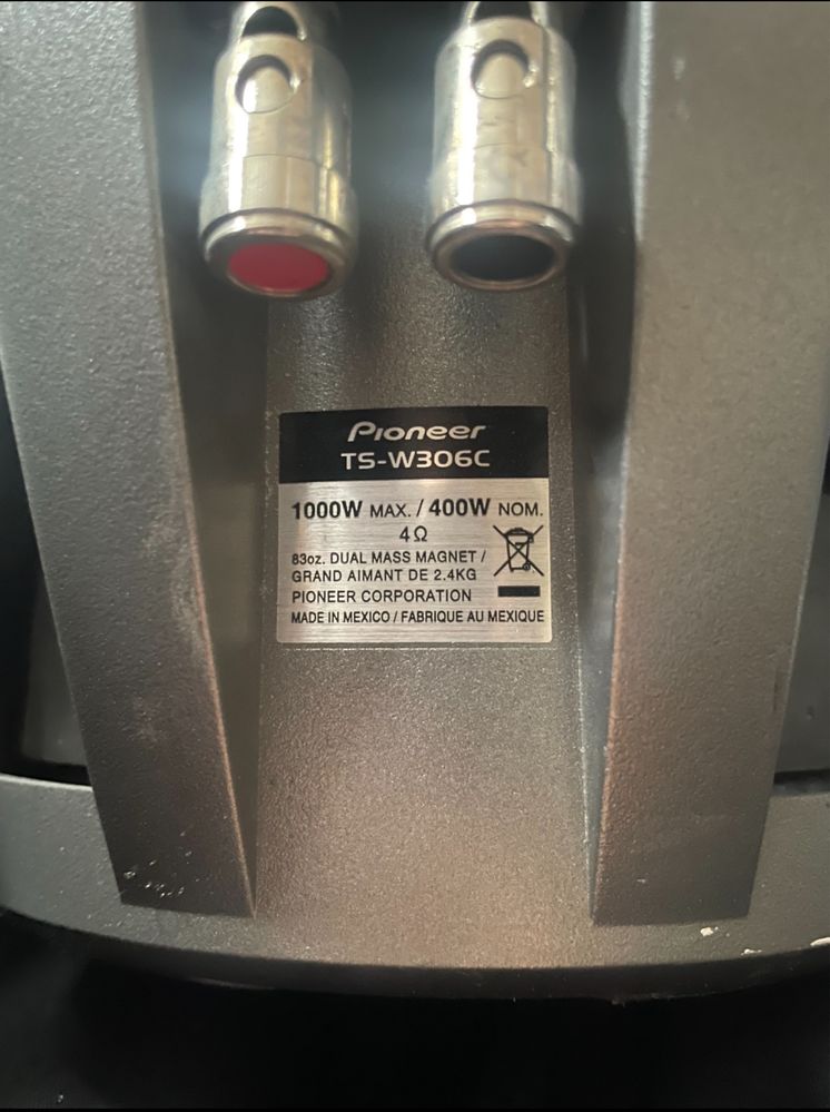 Pioneer sabwoofer 12dyum