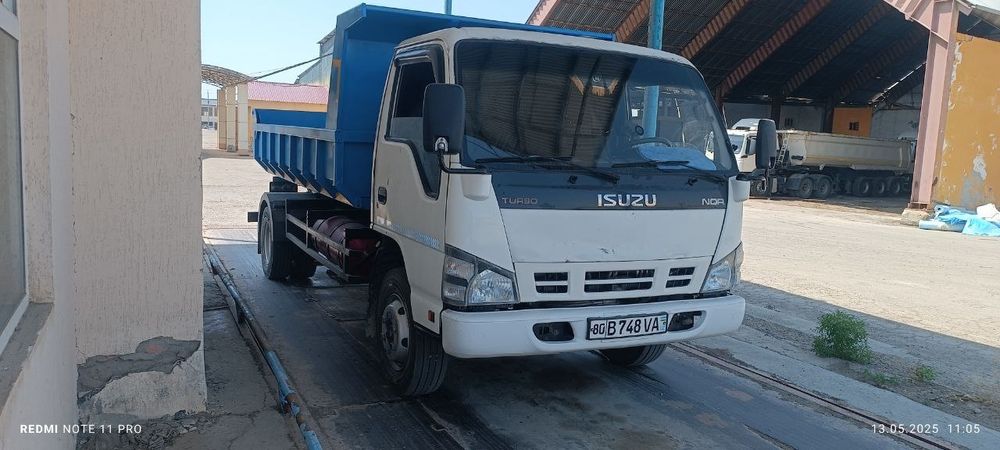 Isuzu samosval sotiladi