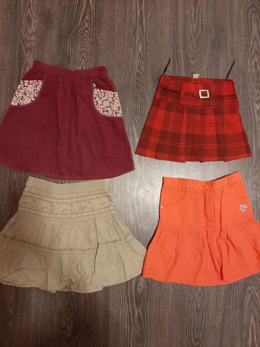 Lot fuste fete 4-5 ani Schimb