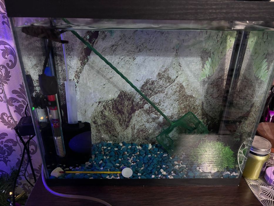 Продам аквариум 25 л