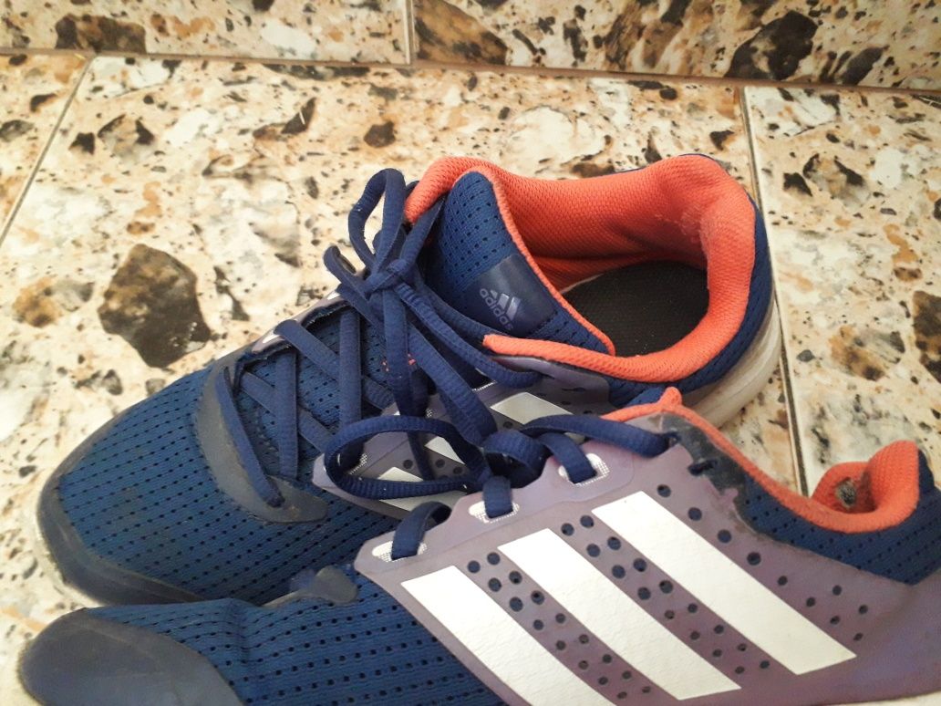 Обувки,маратонки Adidas ,сандали 36 и 39 номер