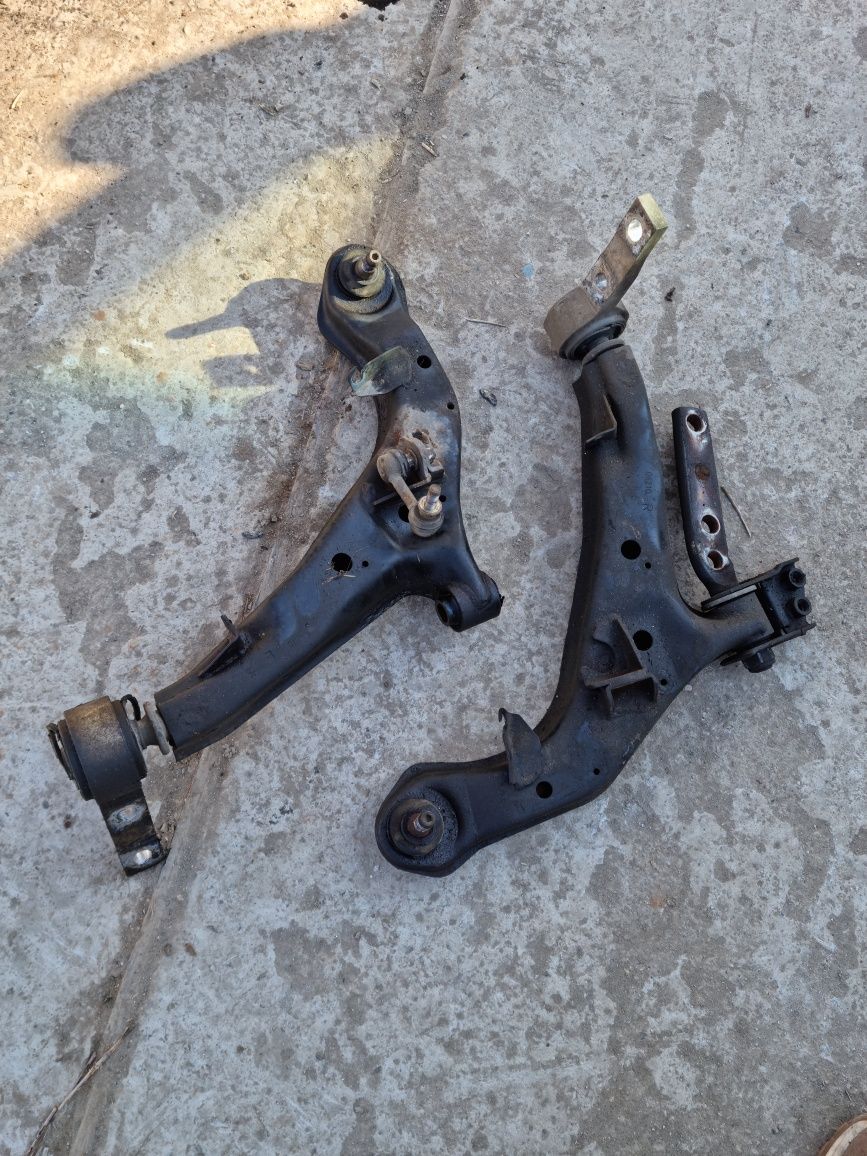 Bascula pivot fata stanga drepta Nissan Primera P12 dezmembrez Primera