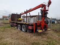 Camion cu macara transport lemn