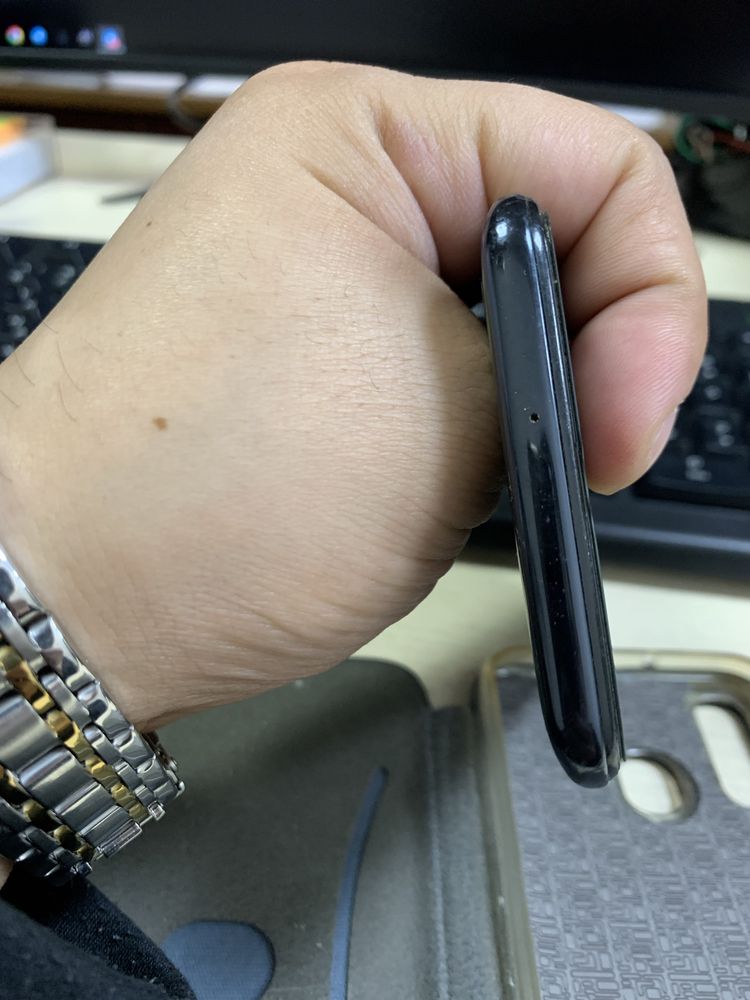 Samsung a 40 4/64gb
