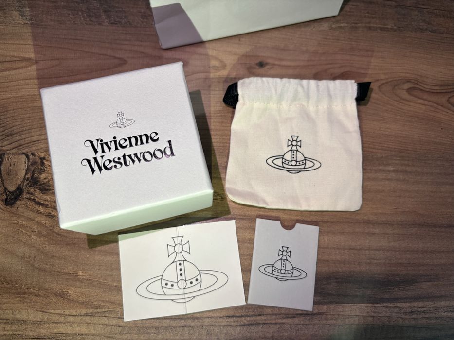 Колие на марката Vivienne westhood