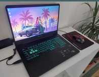 Laptop de gaming asus cu display mare