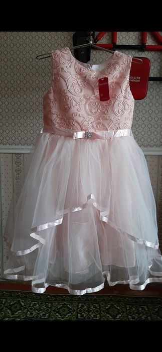 Продам детские платья