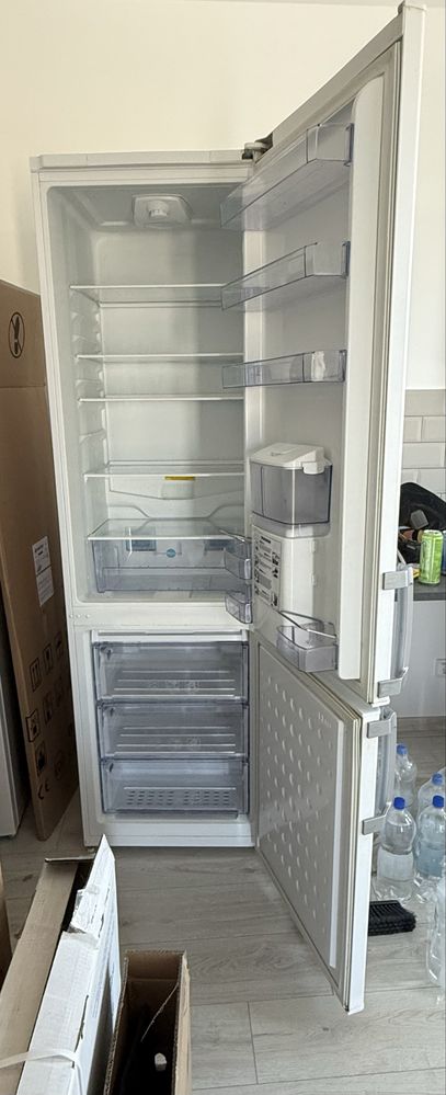 Combina frigorifica Beko