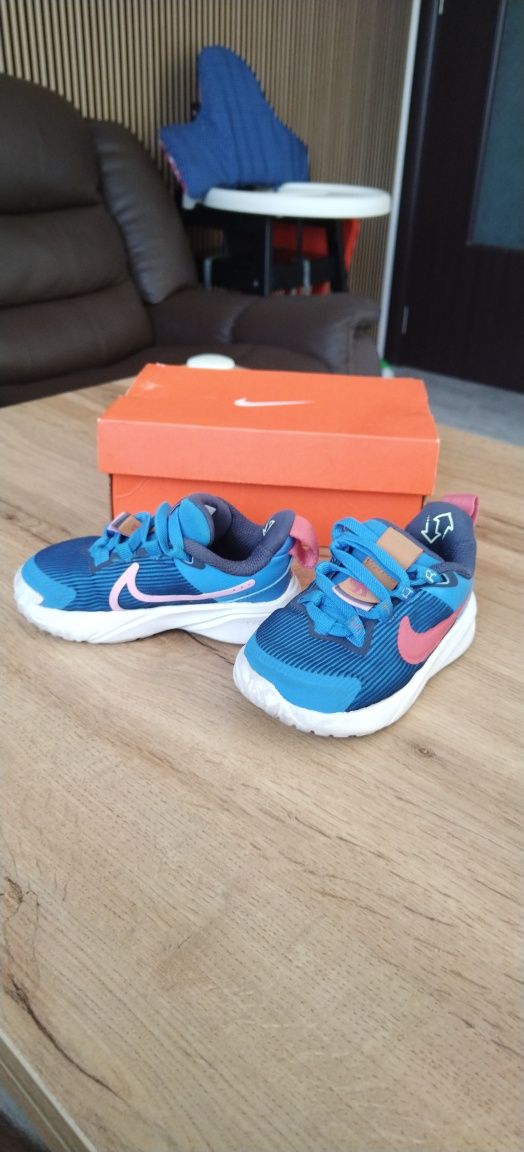 Бебешки мокасини Mayoral и маратонки Nike
