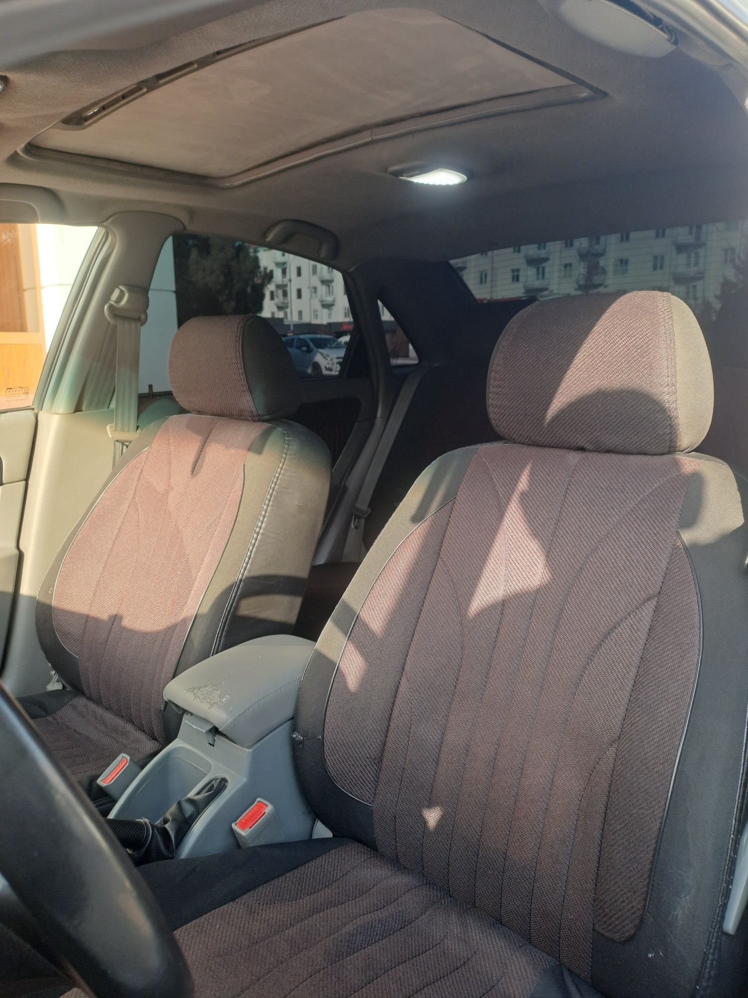 Lacetti sotiladi gentra qilingan