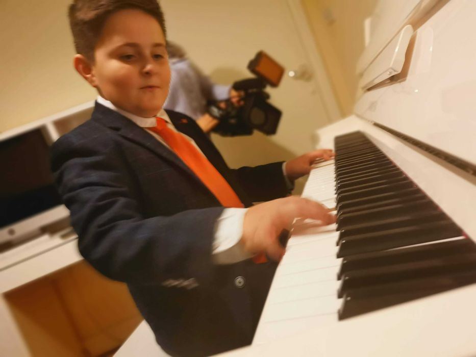 Lecții de pian pentru copii și adulți – începători sau avansați