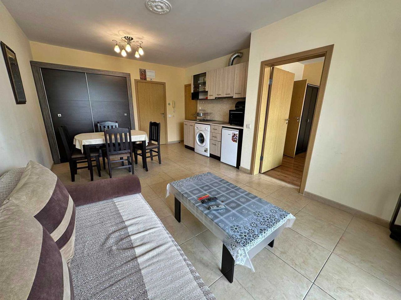 Продава се Двустаен апартамент в к.к. Слънчев бряг - 65 кв.м за 993 €/кв.м - Снимка #2