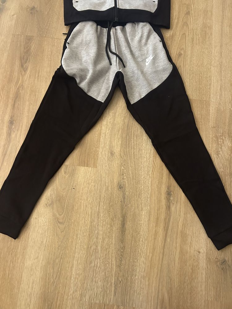 Nike tech fleece