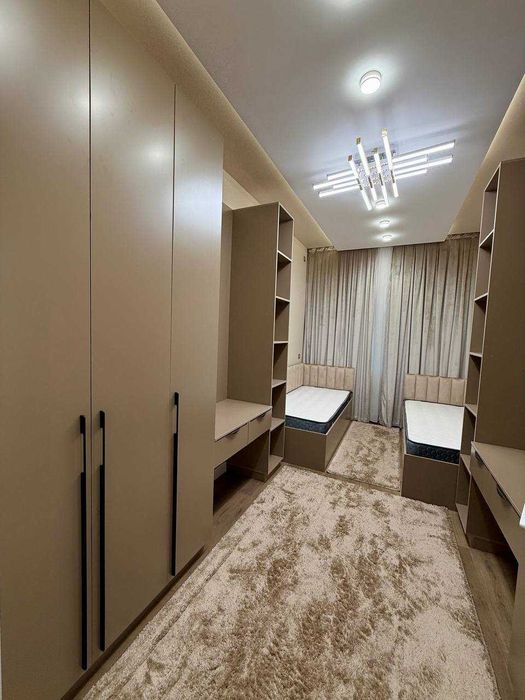 Продается квартира м.Космонавтов 3/1/4, 70м2 Кирпичный Дом 2х6 балкон