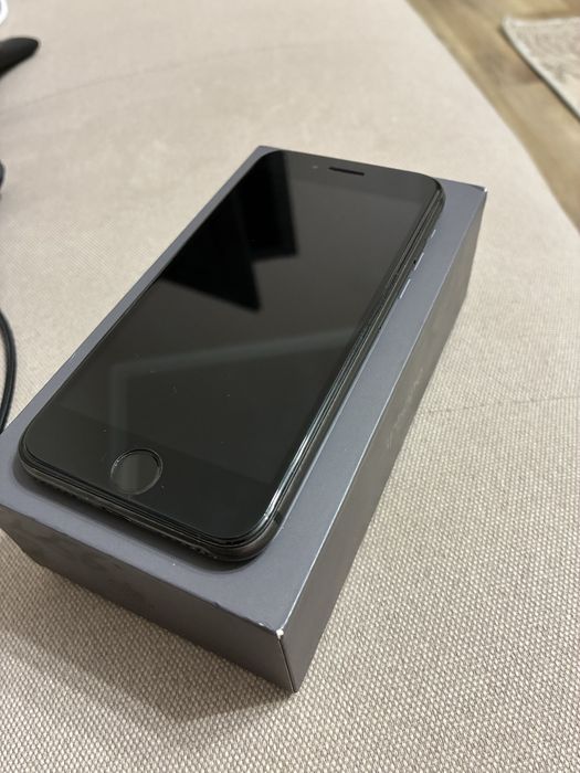 Iphone 8, 256GB в хорошем состоянии.