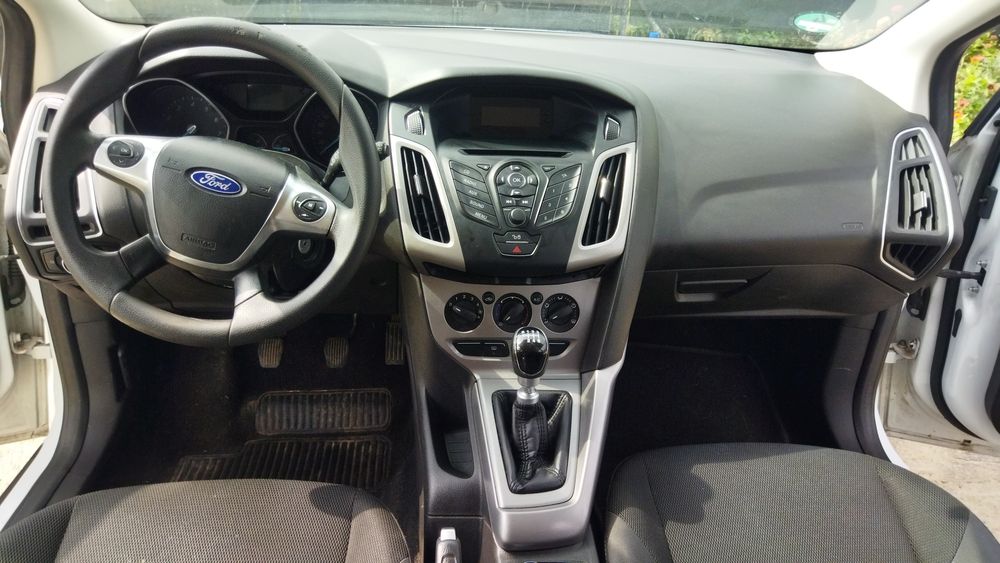 Vând Ford Focus  1.0