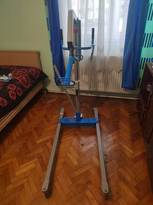Echipamente medicale: Dispozitiv ridicare pacienti, hamuri, cărucioare