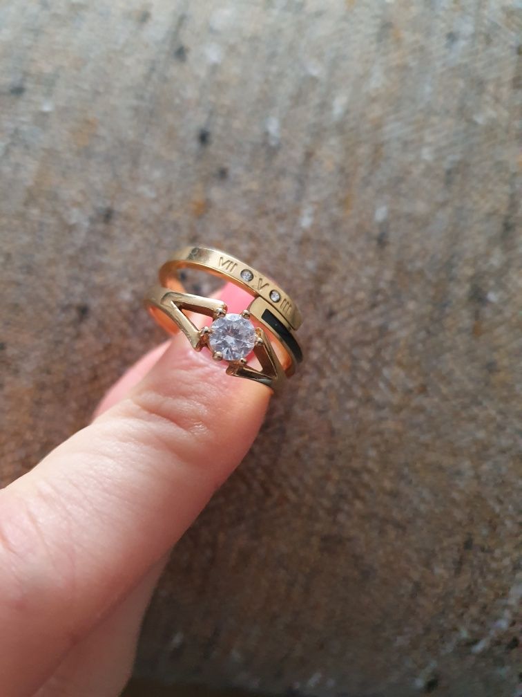 Златист пръстен от стомана