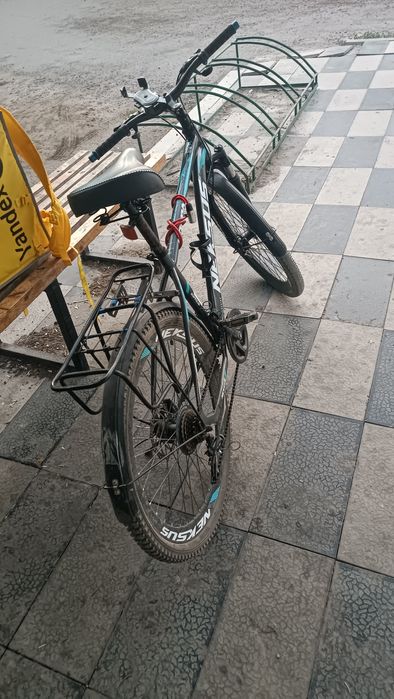 Velosiped NEKSUS by