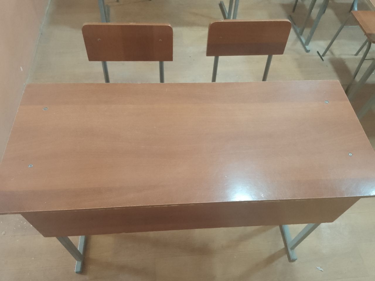 Parta,stul, doska, stollar sotiladi 60 kamplek