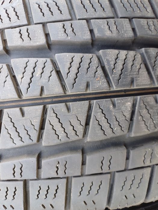 Гуми 215/70/15С  Фалкен