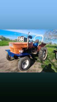 Vând tractor utb 445