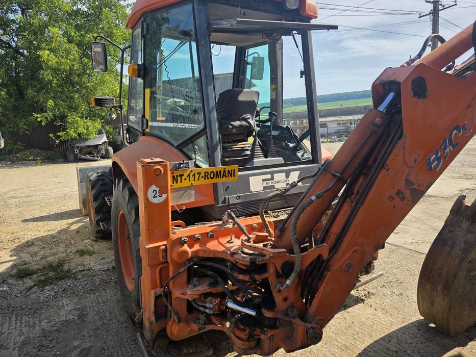 Buldoexcavator fiat  kobelco 2004 6500ore.