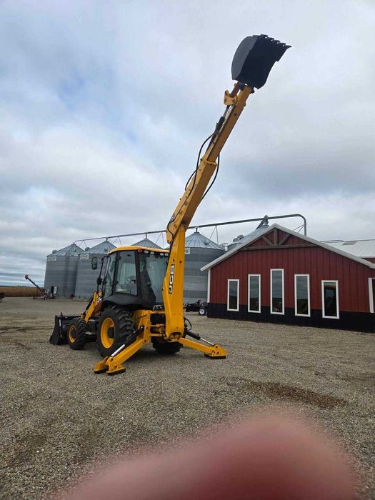 Inchiriez BuldoExcavator JCB 3 CX / Excavator JCB 3 / Buldozer JCB 3