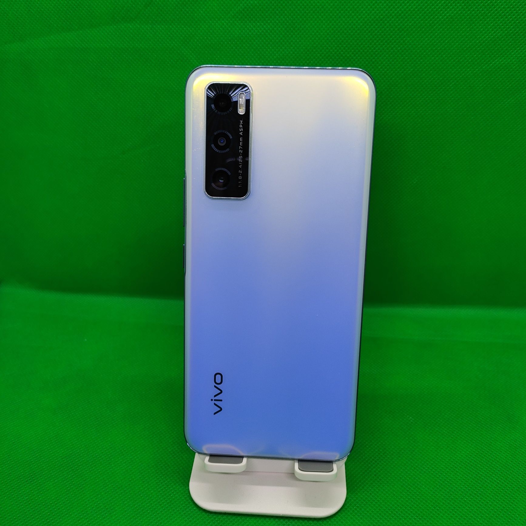 Vivo V2023 sotiladi 128/8Gb