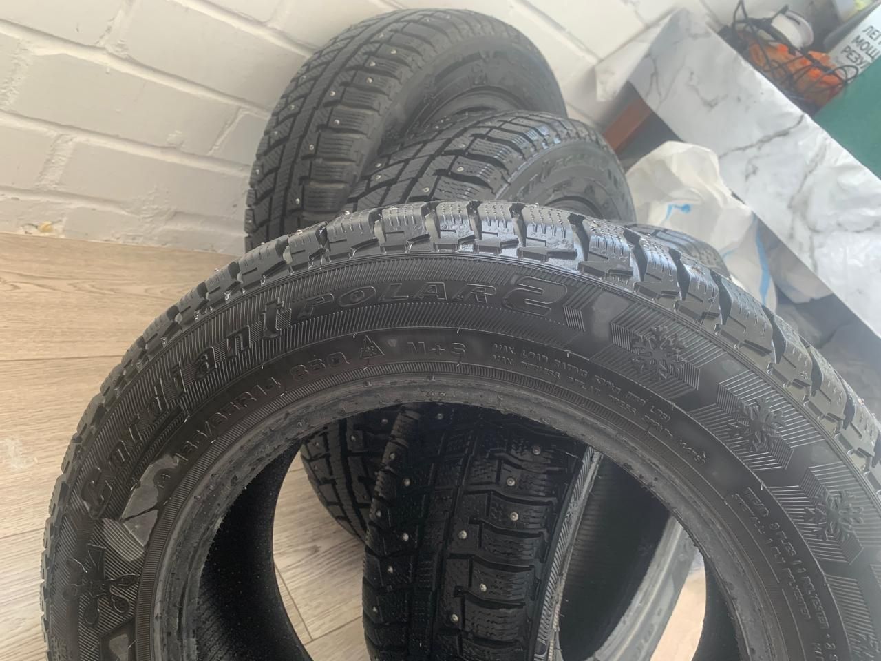 Продам шипованные шины
