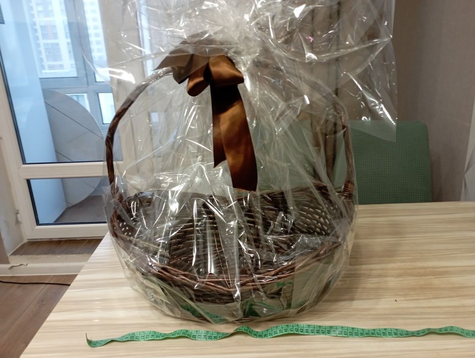 Продам большую подарочную корзину