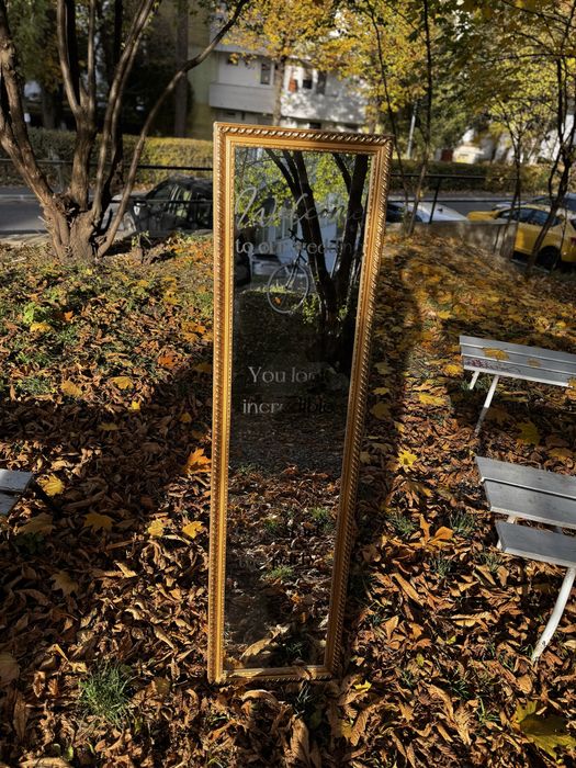 Vand oglinda pentru evenimente dar si pentru uz casnic