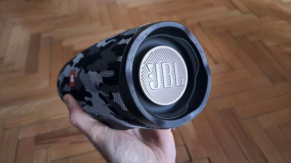 Оригинална колонка jbl charge 4