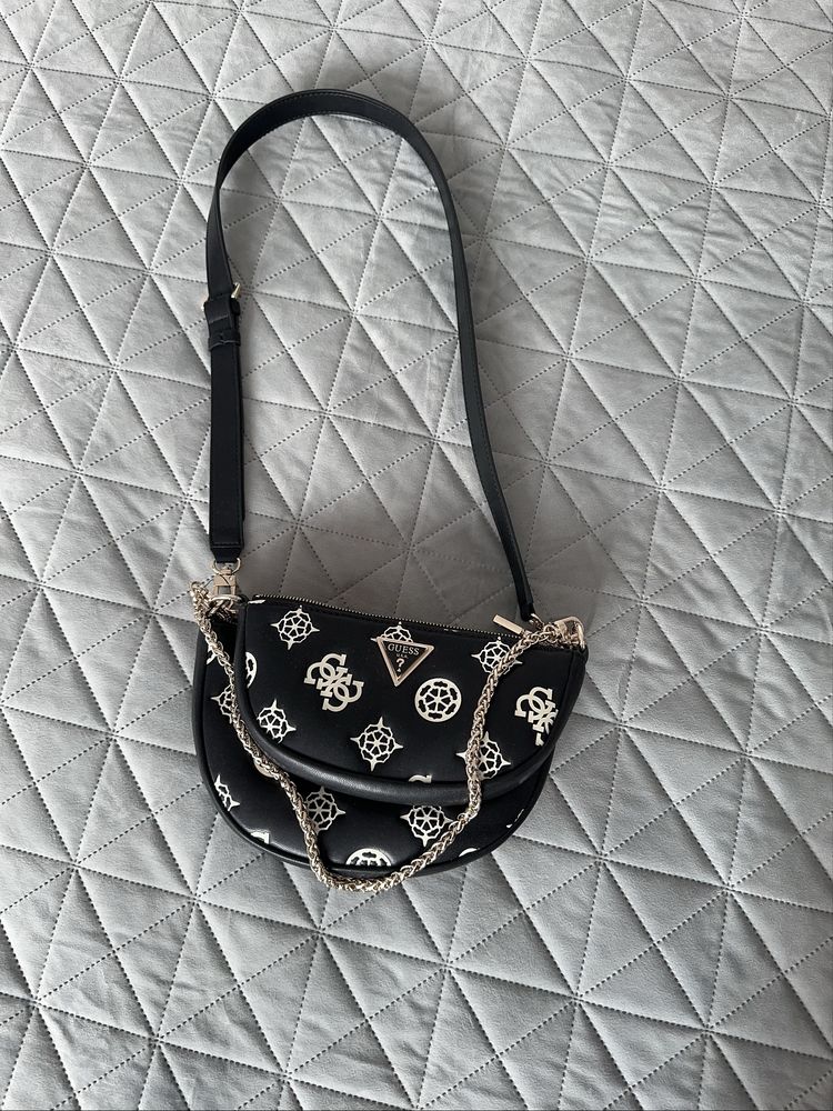 Чанта Guess Deesa ползвана веднъж