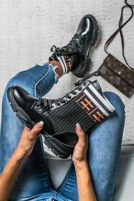 Дамски спортни обувки